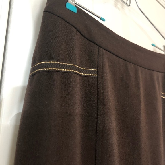 Brown straight skirt. - Picture 2 of 6